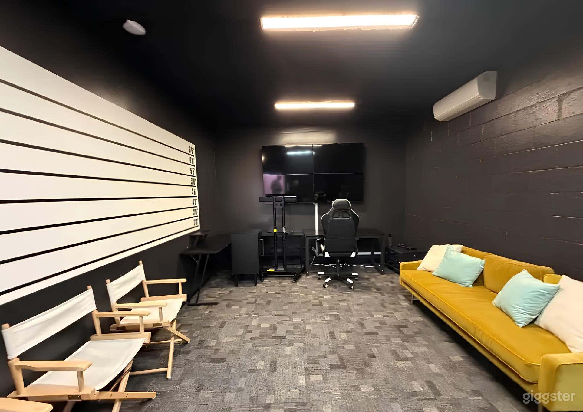 Editing Room/Line-up Room for productions Photo 1