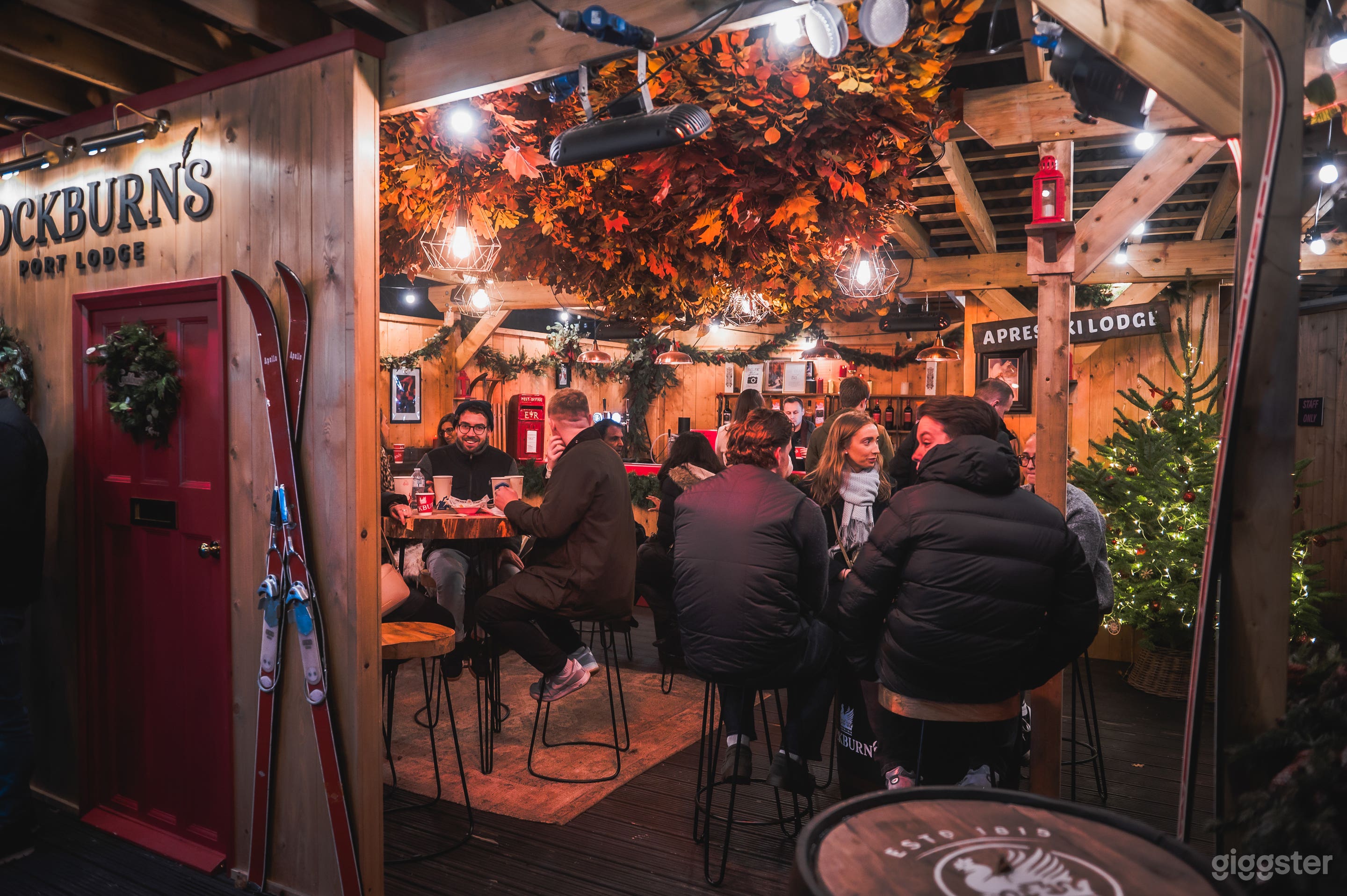 Exclusive Cocktail Bar Photo 4