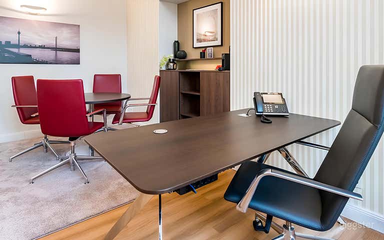  Flexible Day Suite Workspaces 
