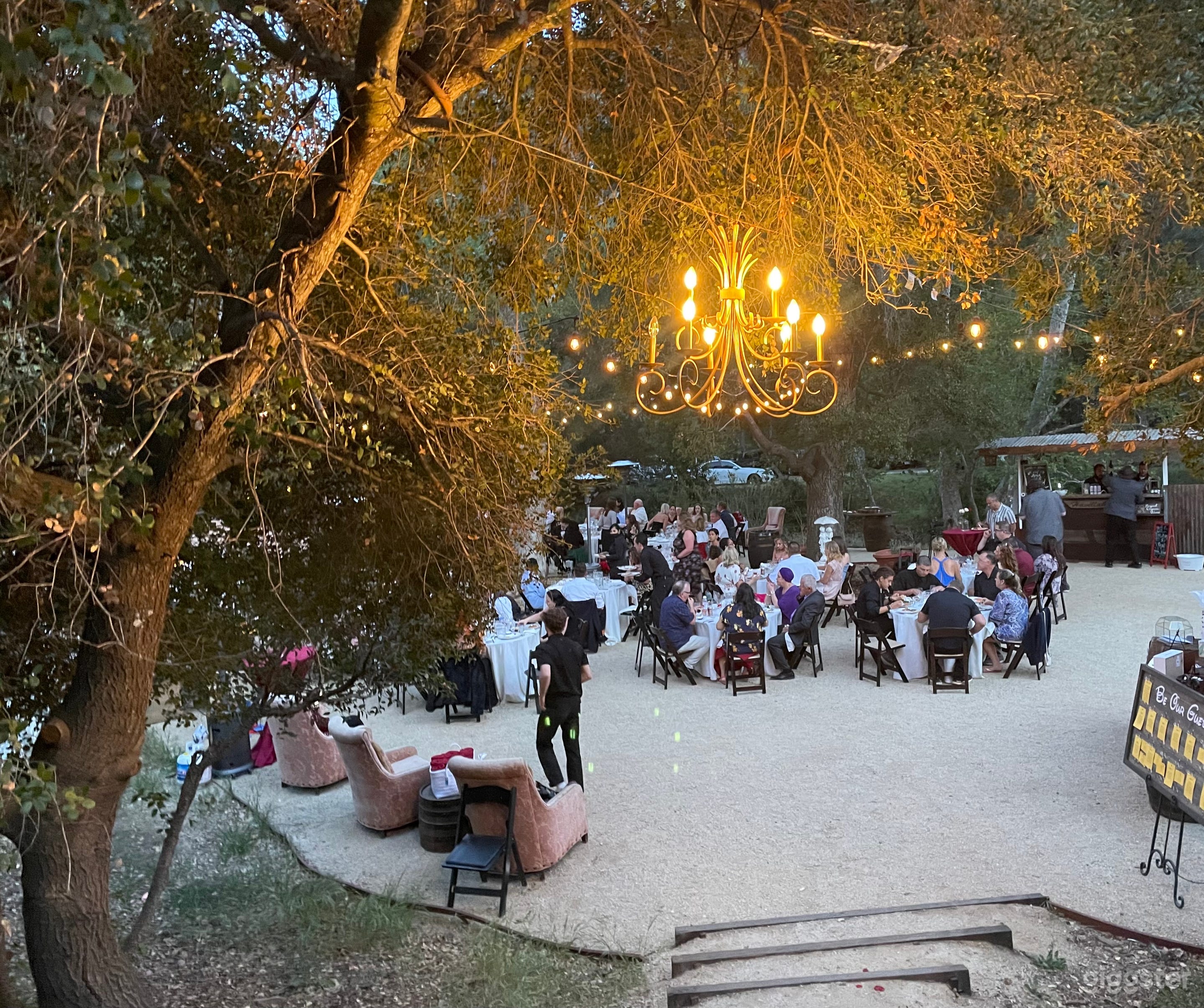 Enchanting 9-Acre Oak Grove & Creekside Venue Photo 4
