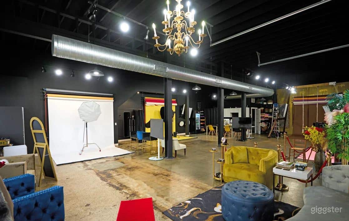 Indianapolis Luxury Portrait &amp; Fashion Photography Studio (Entire Studio) Photo 1