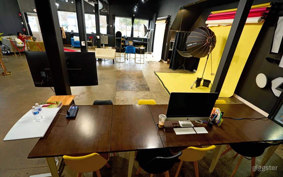 Indianapolis Luxury Portrait &amp; Fashion Photography Studio (Entire Studio) Photo 2