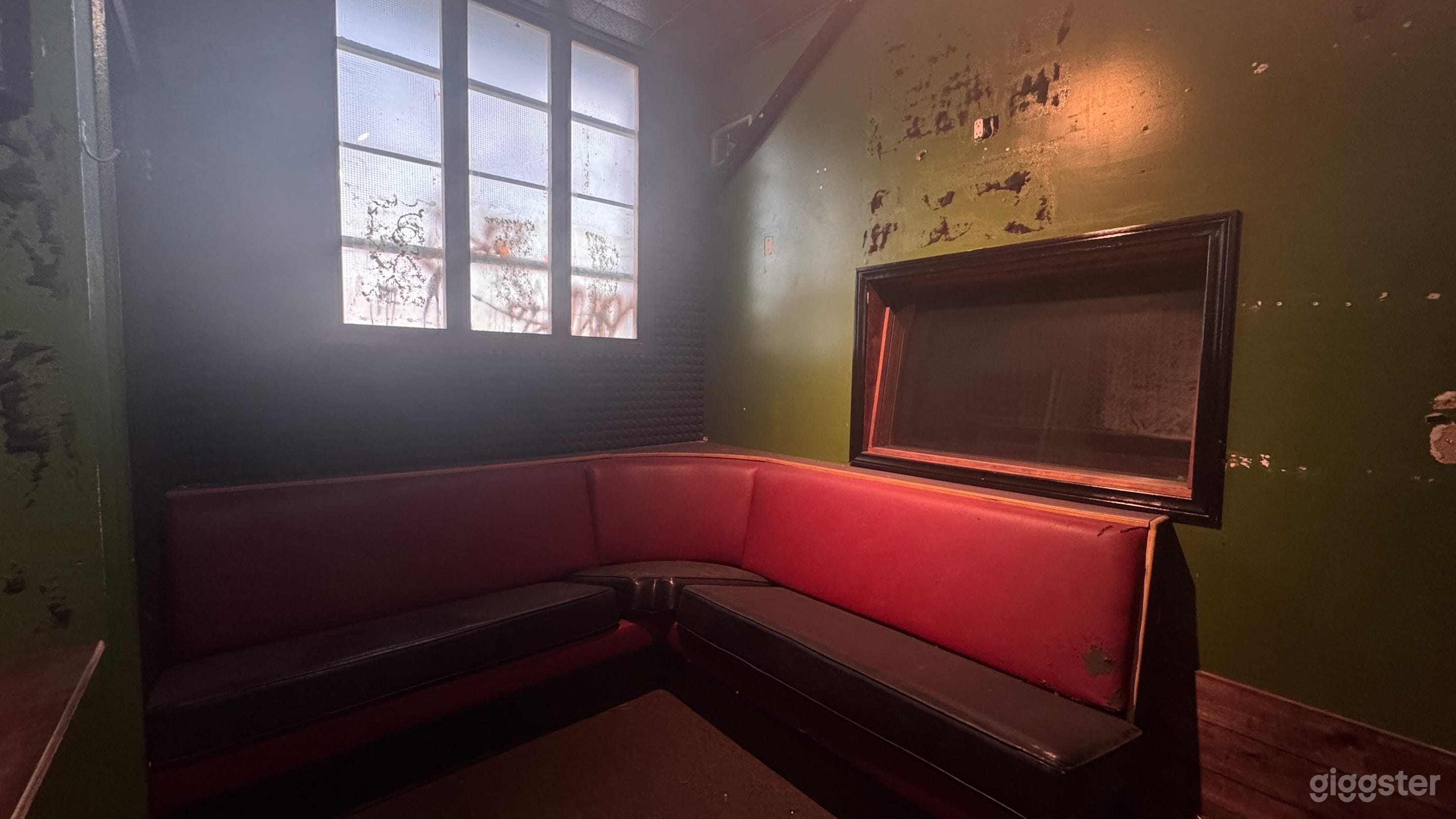 Abandoned Warehouse with Multiple Sets Photo 3