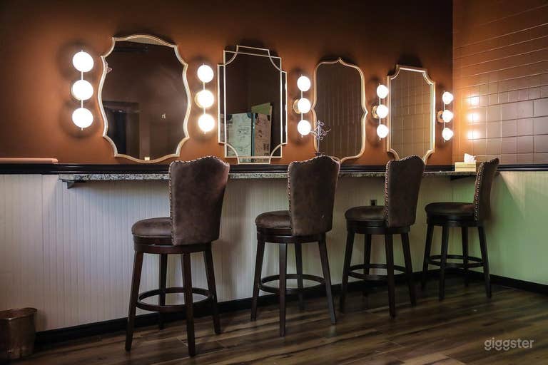  Cadence Lounge 