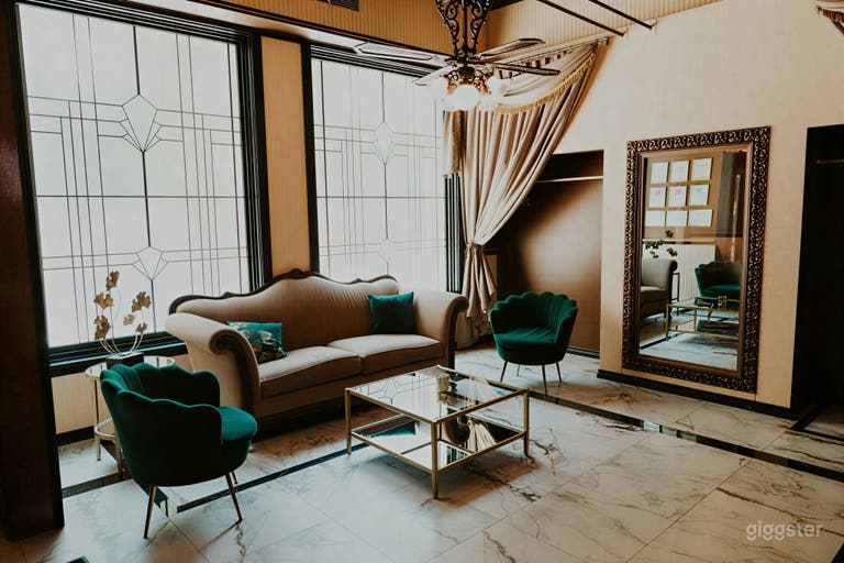  Cadence Lounge 