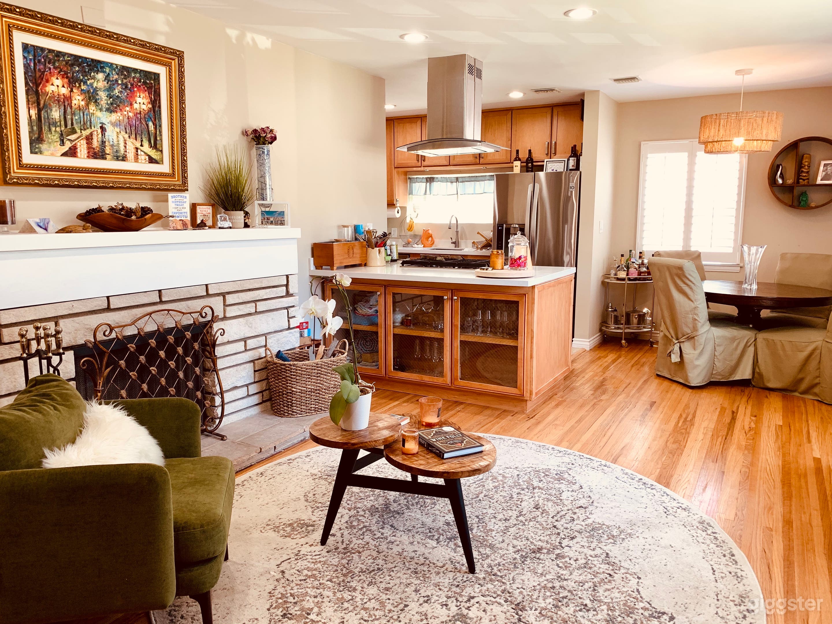 Entry view/sitting room