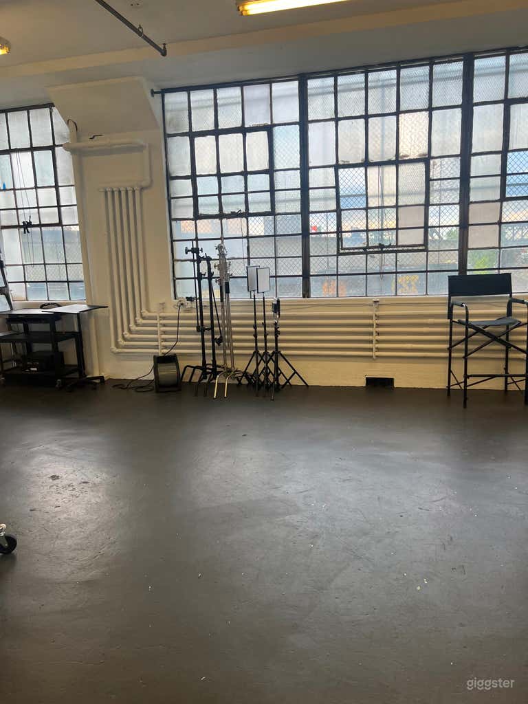  Chic Urban Style Studio  