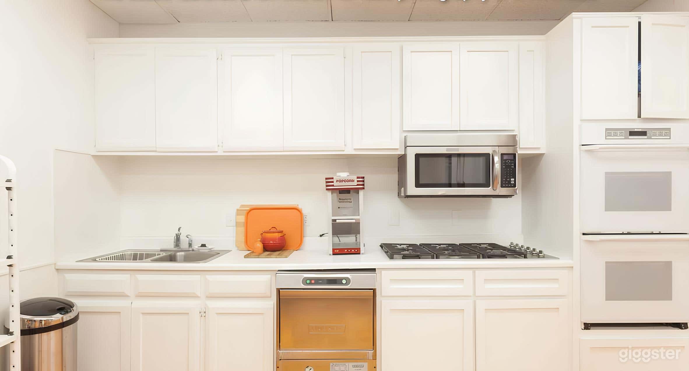 Kitchen Studio Photo 2