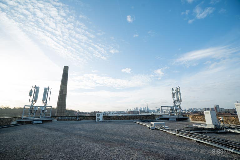  Crixus Studios/ valid 