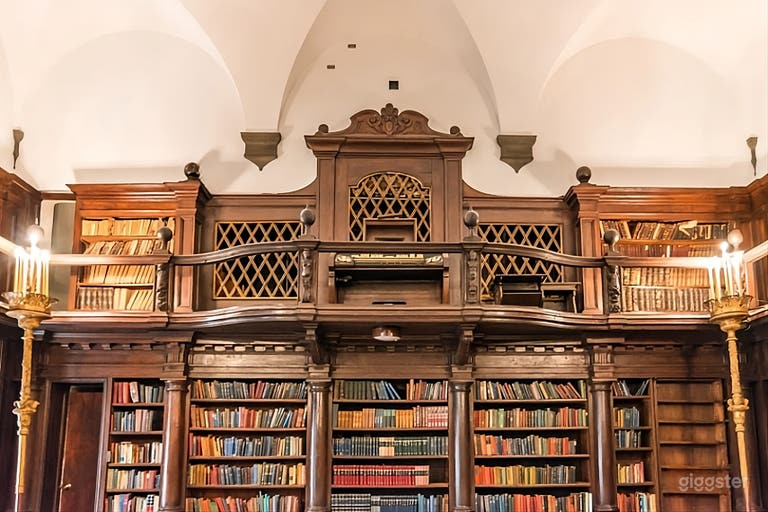  Stately Library in New York 