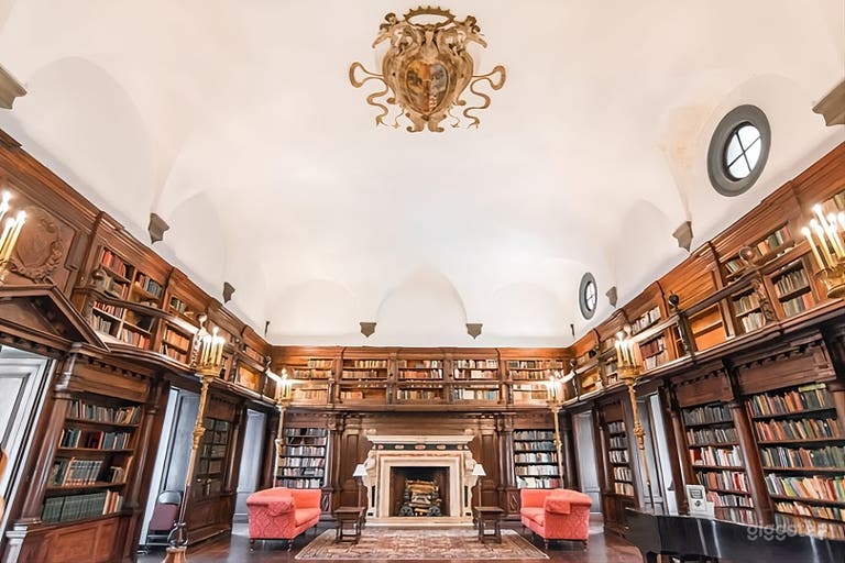  Stately Library in New York 