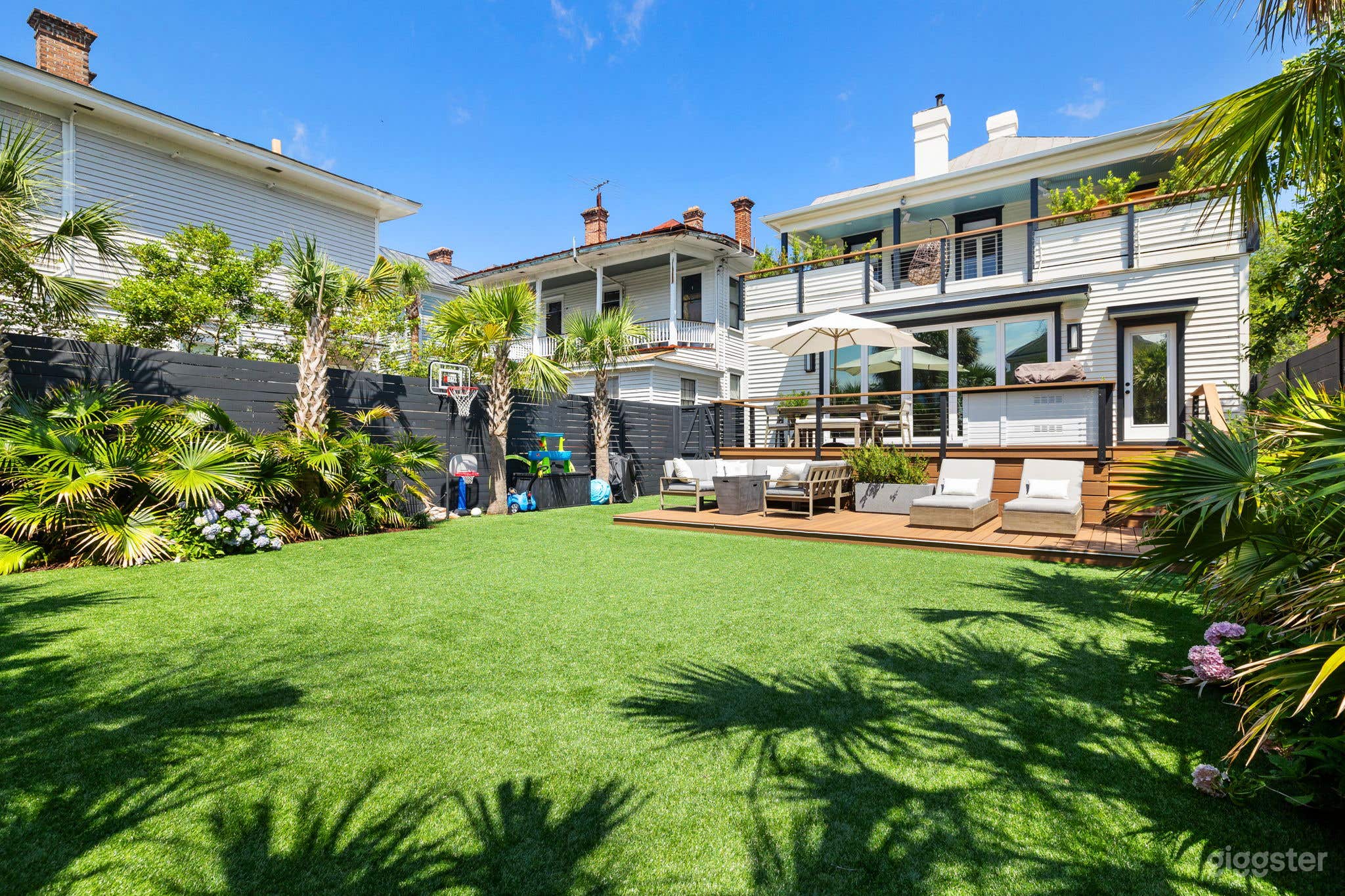 Stylish Charleston OASIS Photo 2