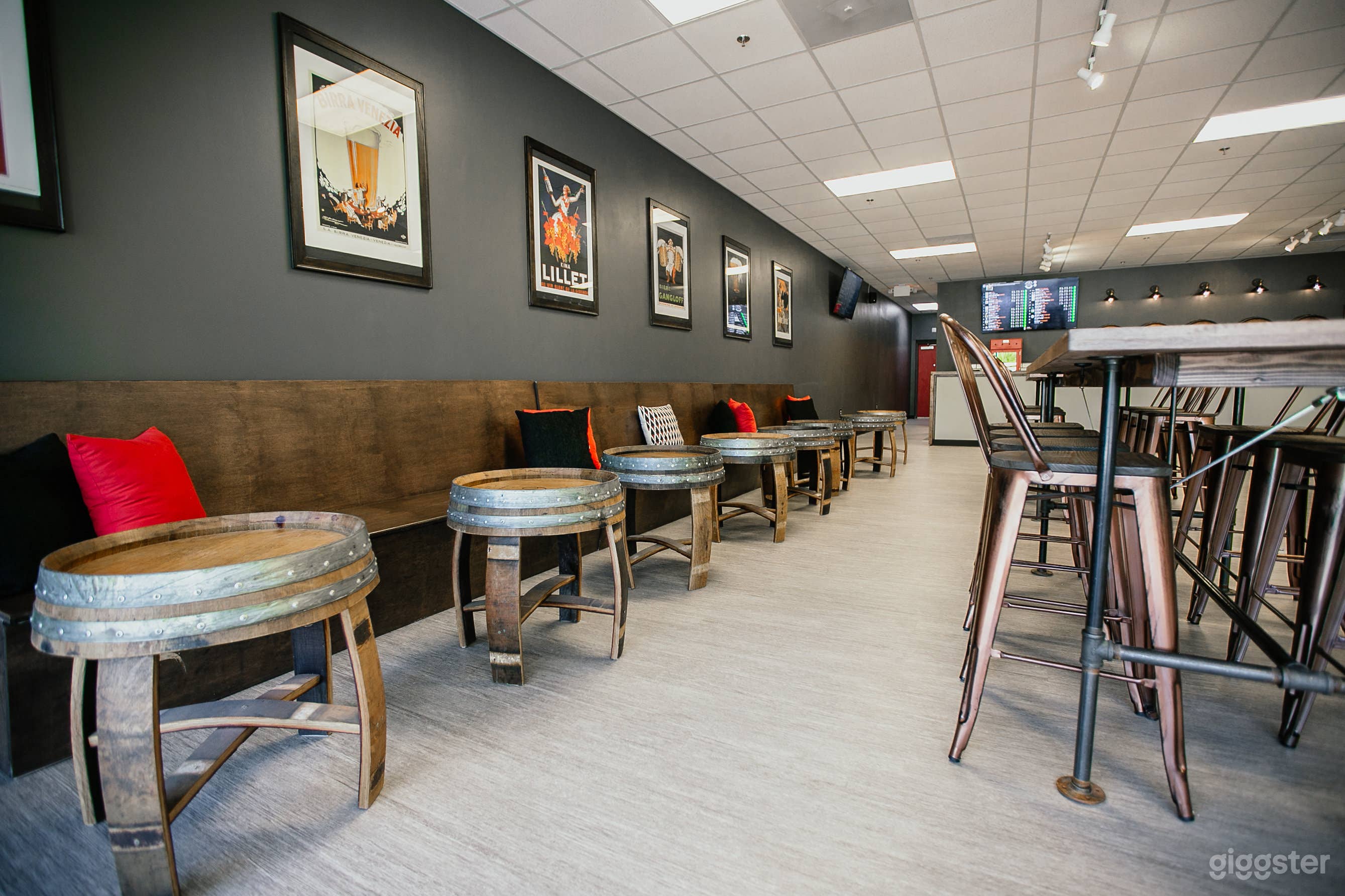 Lounge for wine &amp; beer drinkers