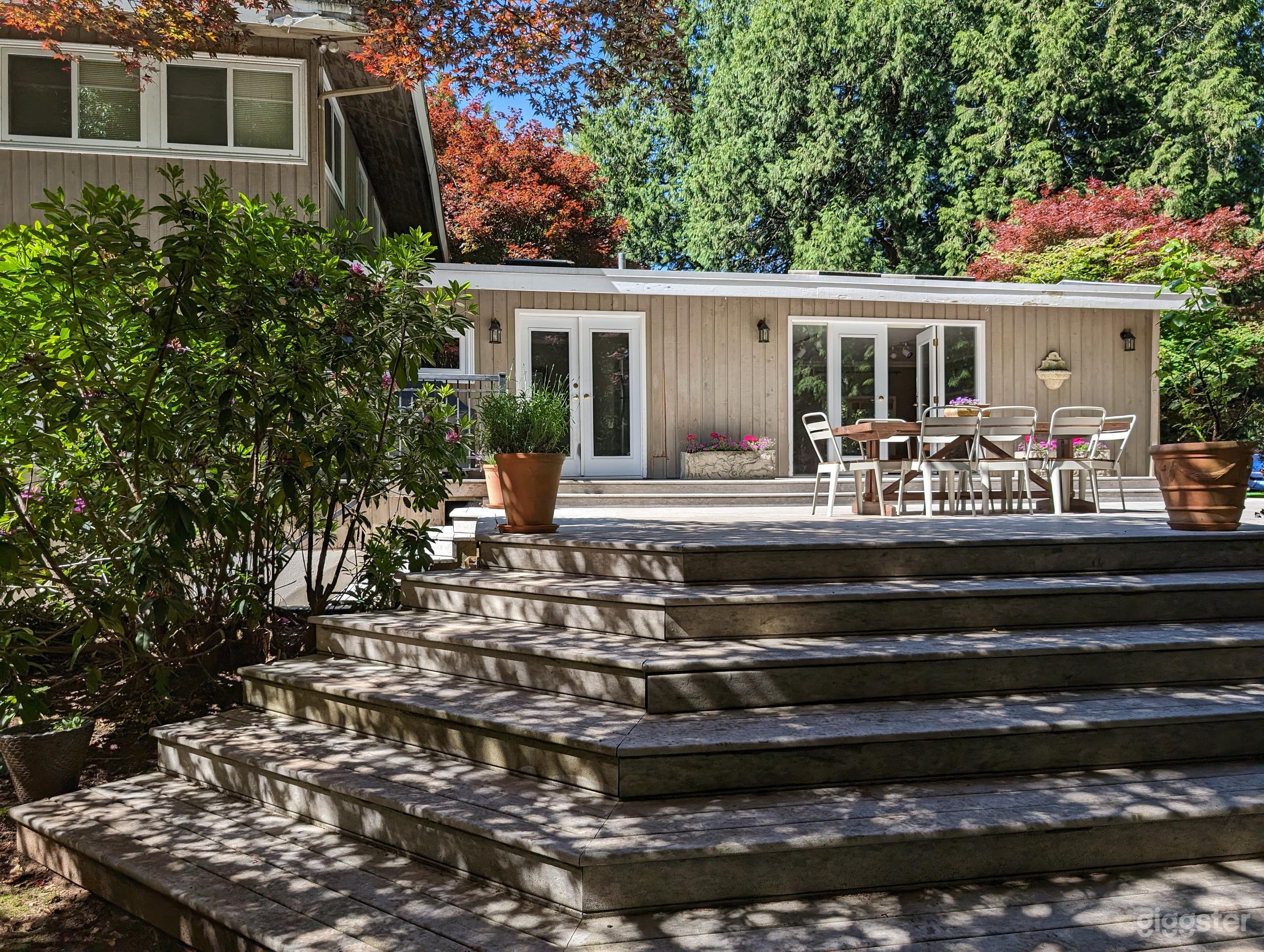 Tailor-Made Home + Pool and Hot Tub on 1 Acre Parklike Setting Photo 2