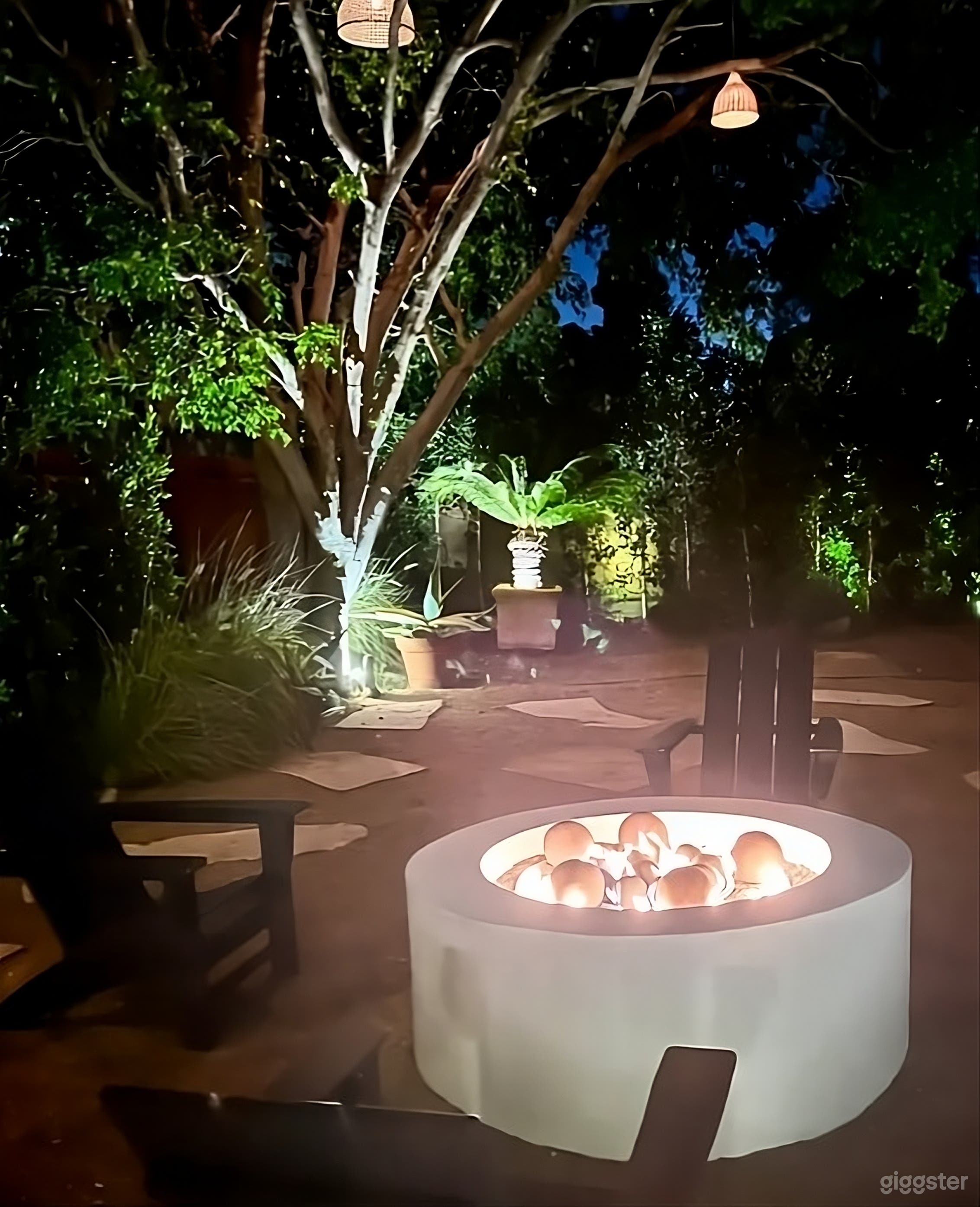 Intimate Backyard Hideaway Photo 2