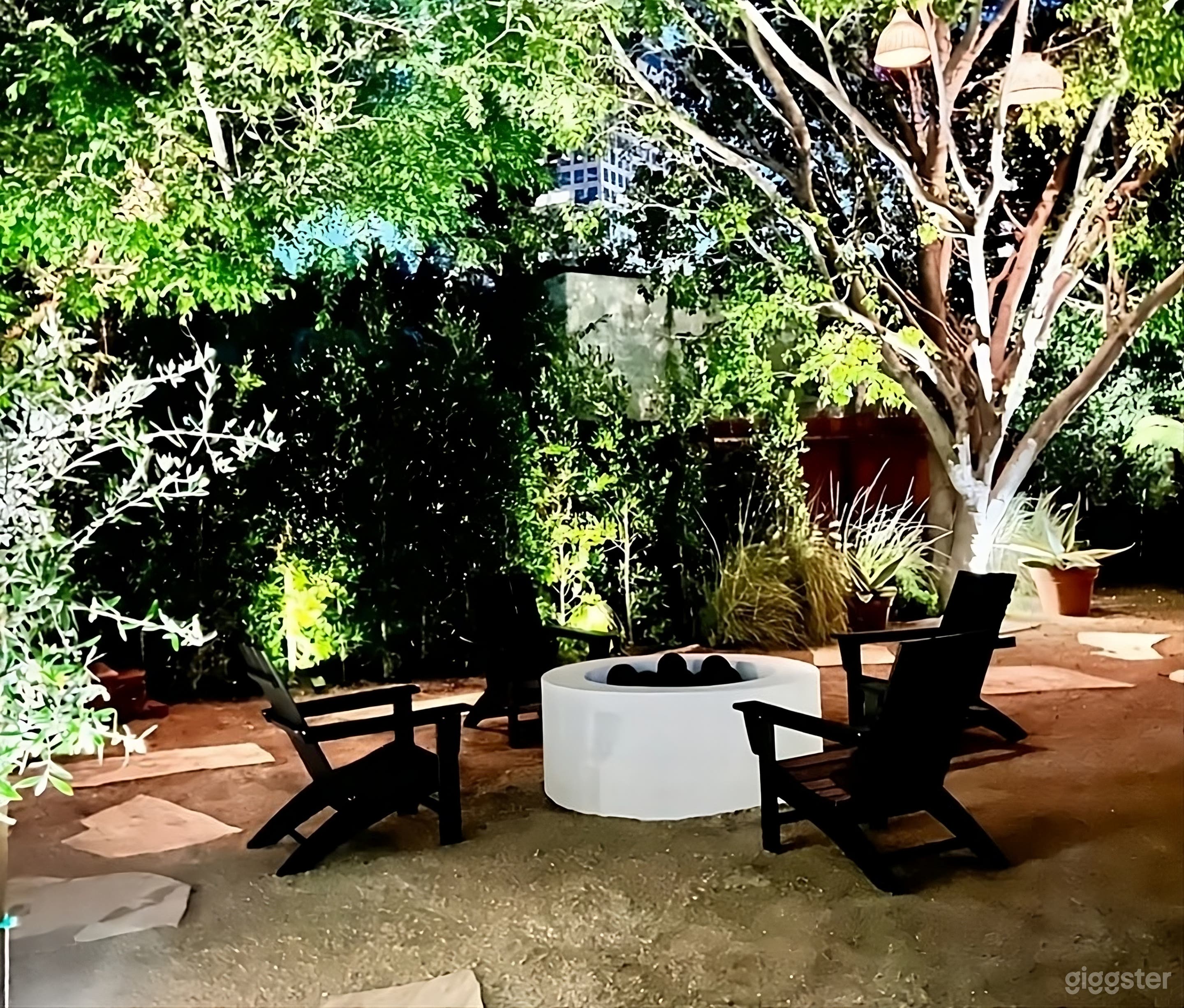 Intimate Backyard Hideaway Photo 1