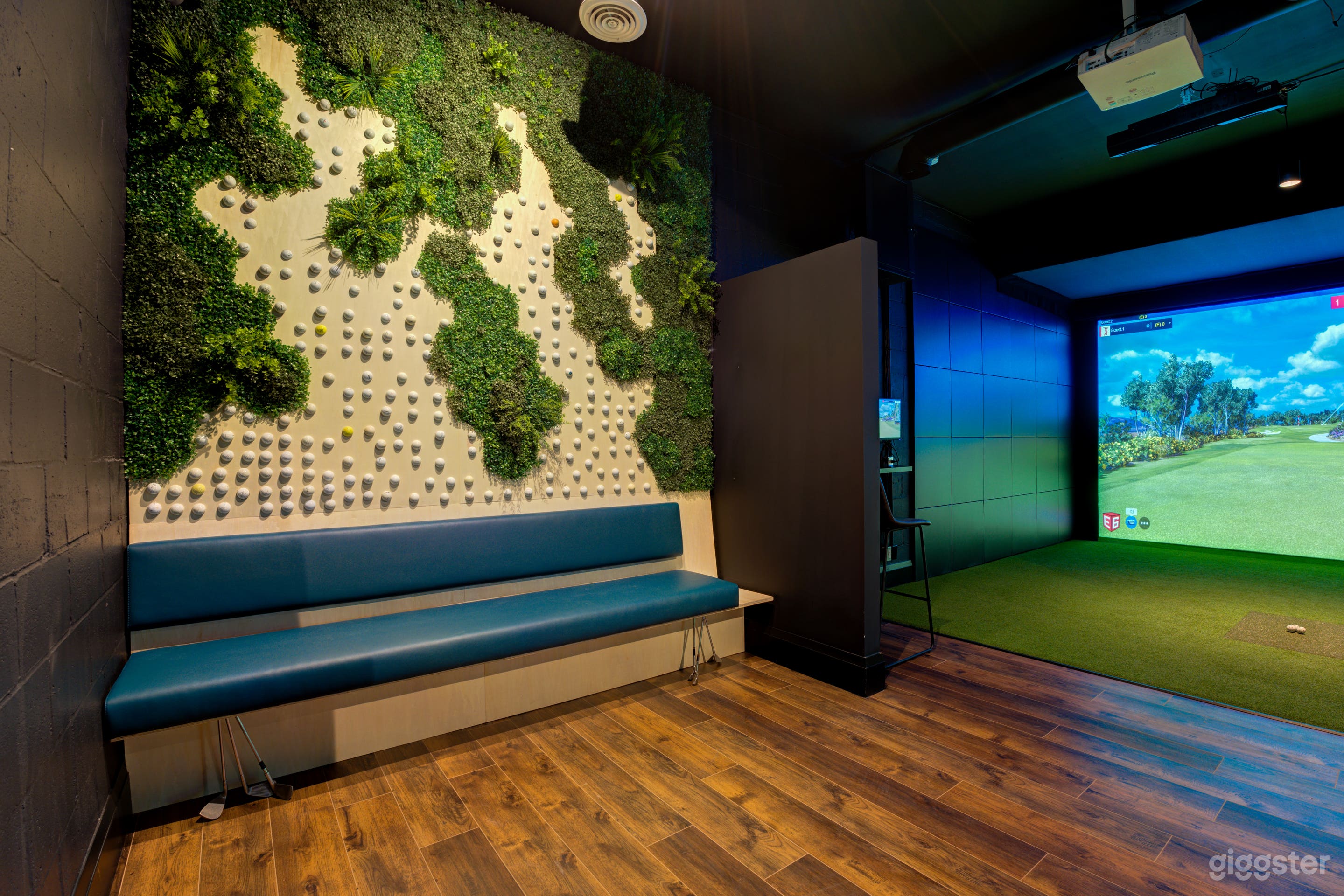 Indoor Golf Simulator &amp; Sports Bar Lounge Photo 1