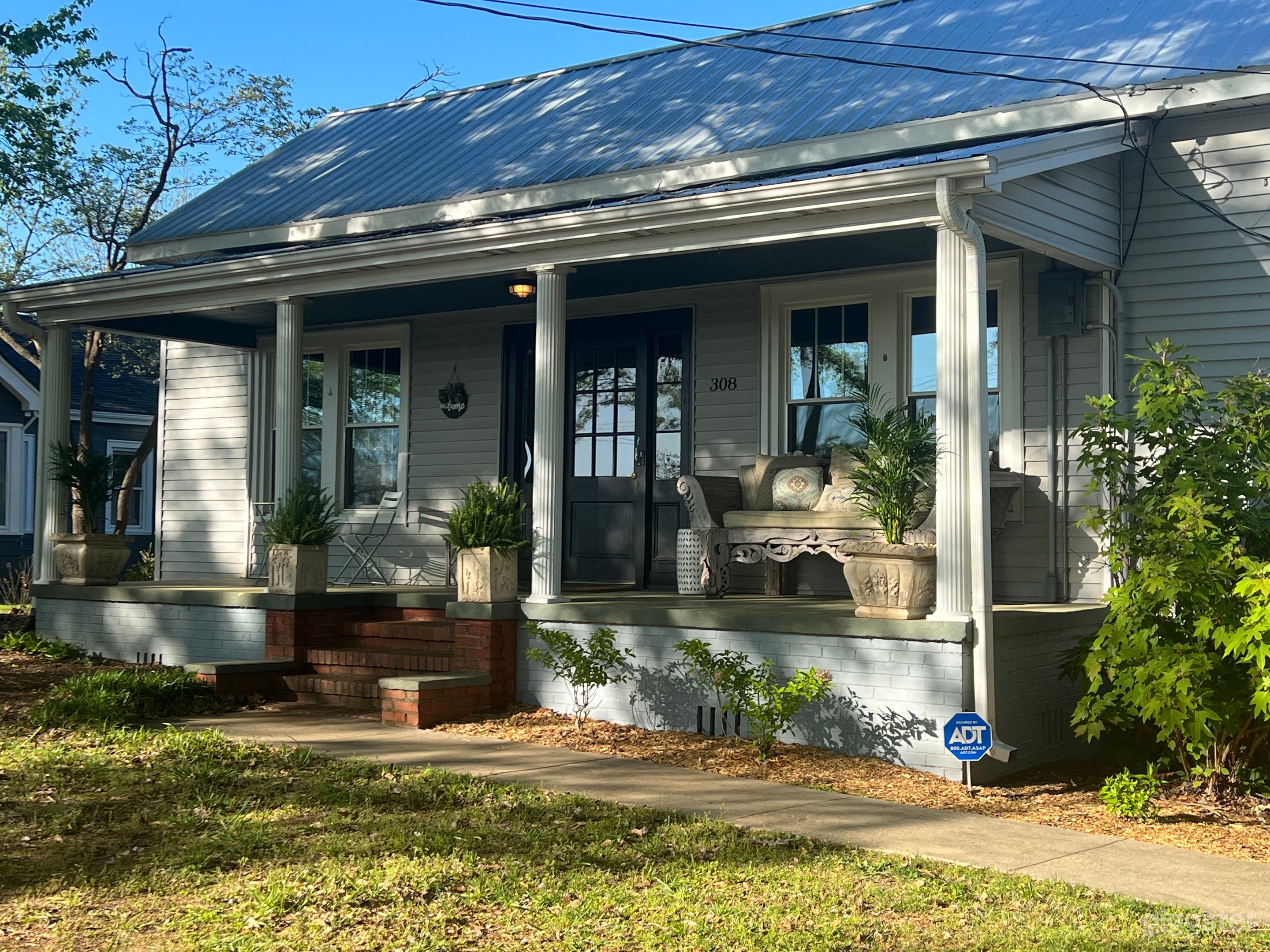 Trailblazer Craftsman Style Bungalow Photo 2