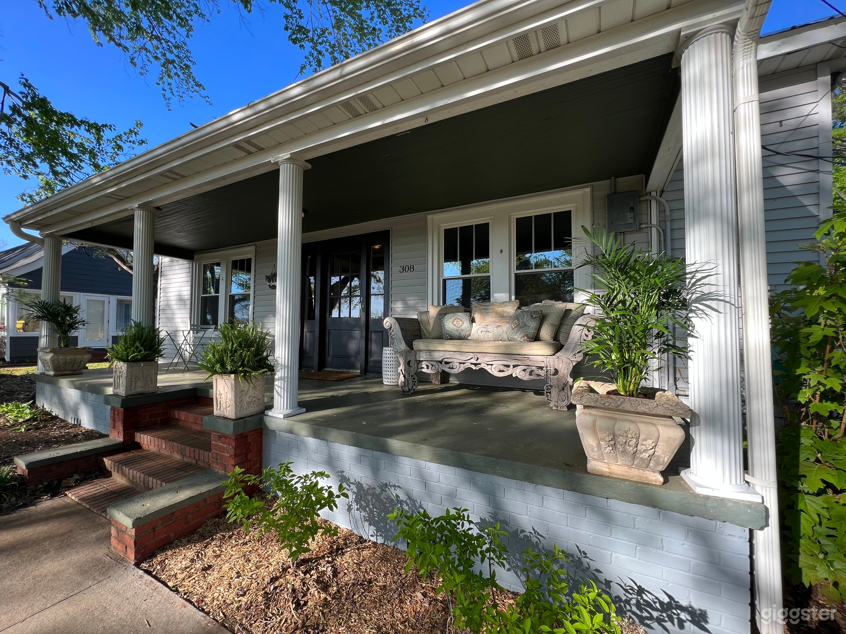 Trailblazer Craftsman Style Bungalow Photo 3