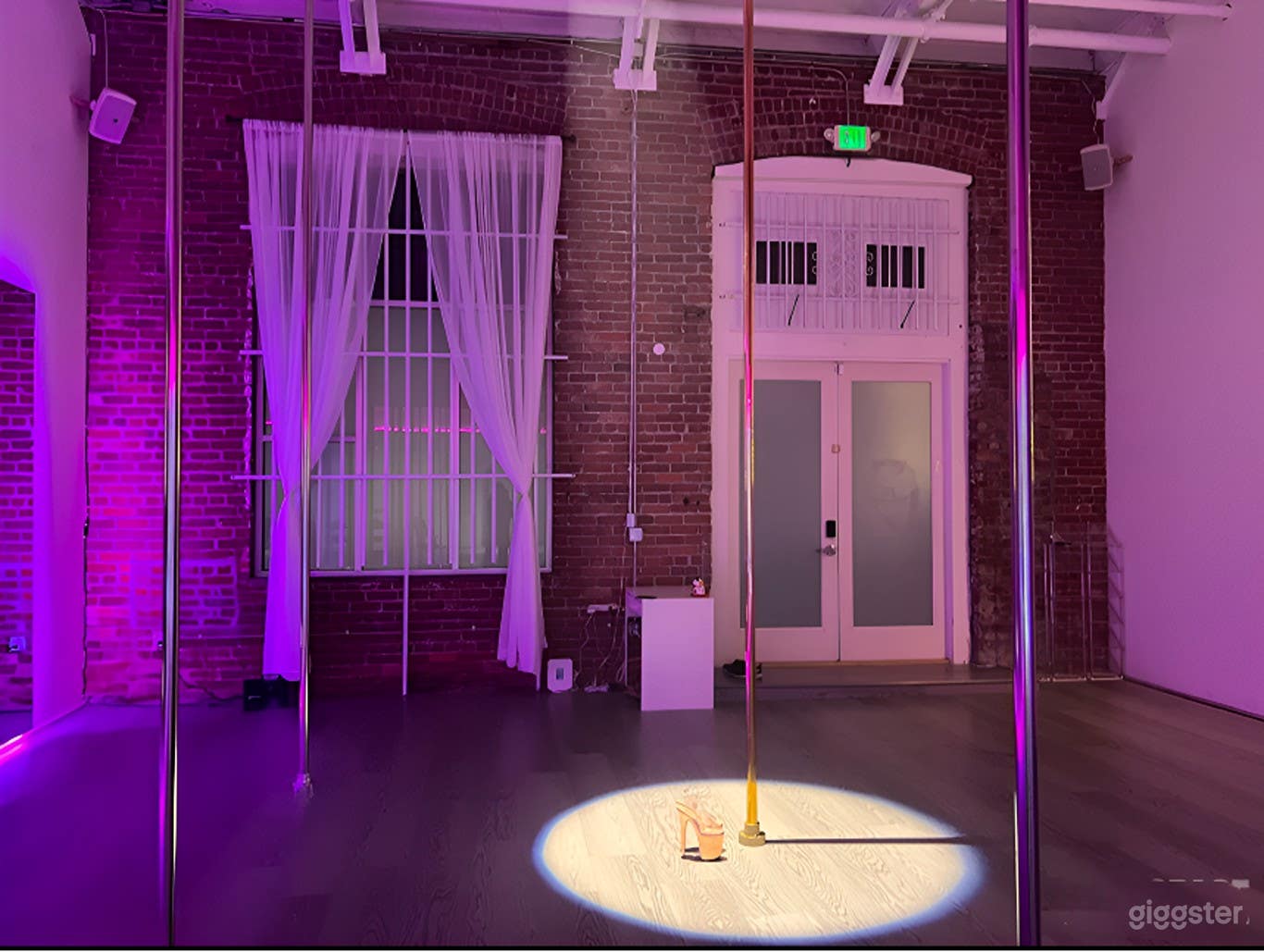 Luxury Pole Dance Studio for Parties & Bachelorettes &Shoots Photo 3