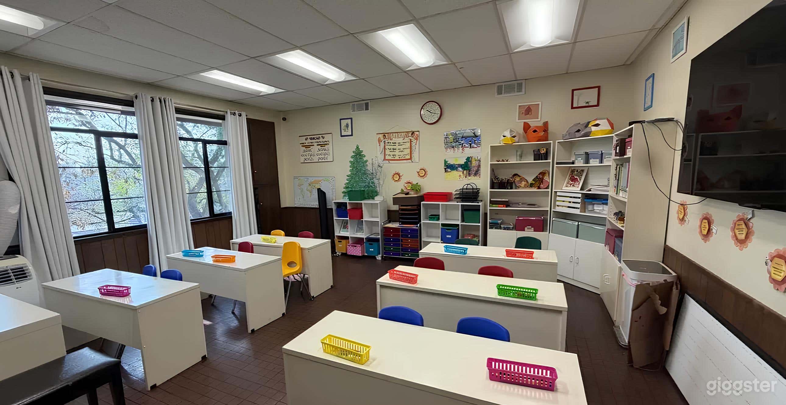 Classroom with Authentic Atmosphere Photo 1