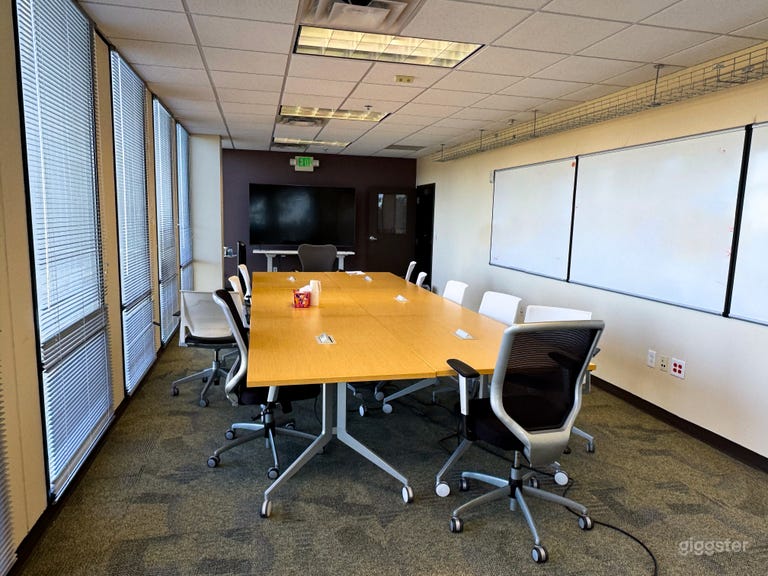  Bright Conference & Meeting Room with Large Table 
