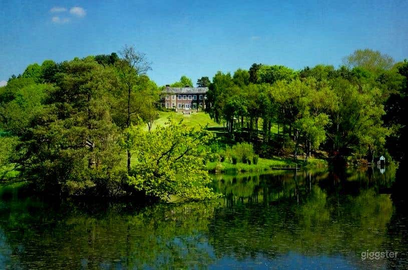 Vast and Idyllic Cheshire countryside Photo 4
