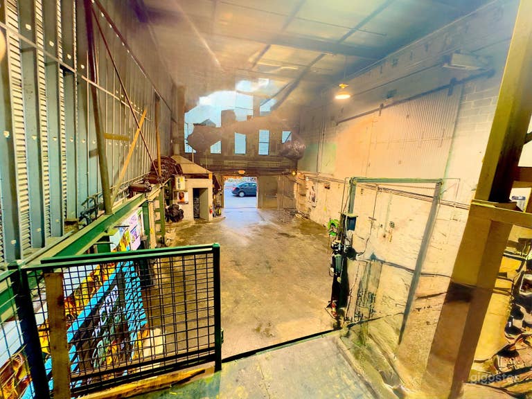  Industrial Raw Garage Space 
