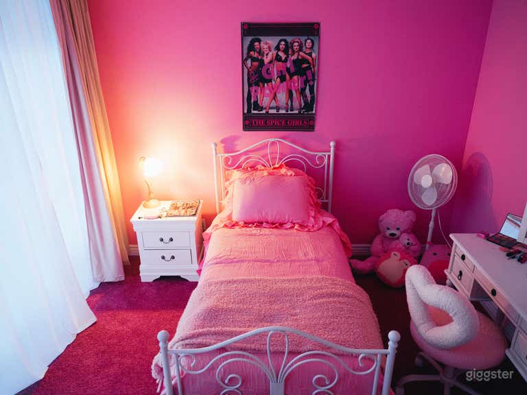  90's / Y2K Pink Girly Bedroom 