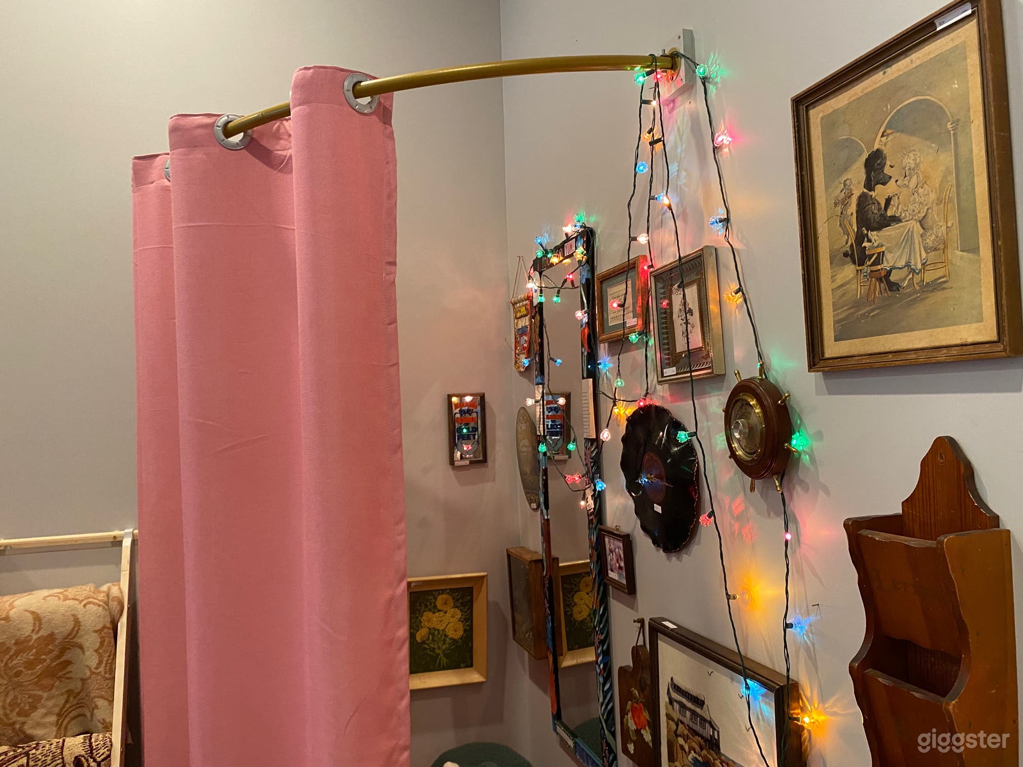 Quirky, Cute Vintage Shop Photo 4