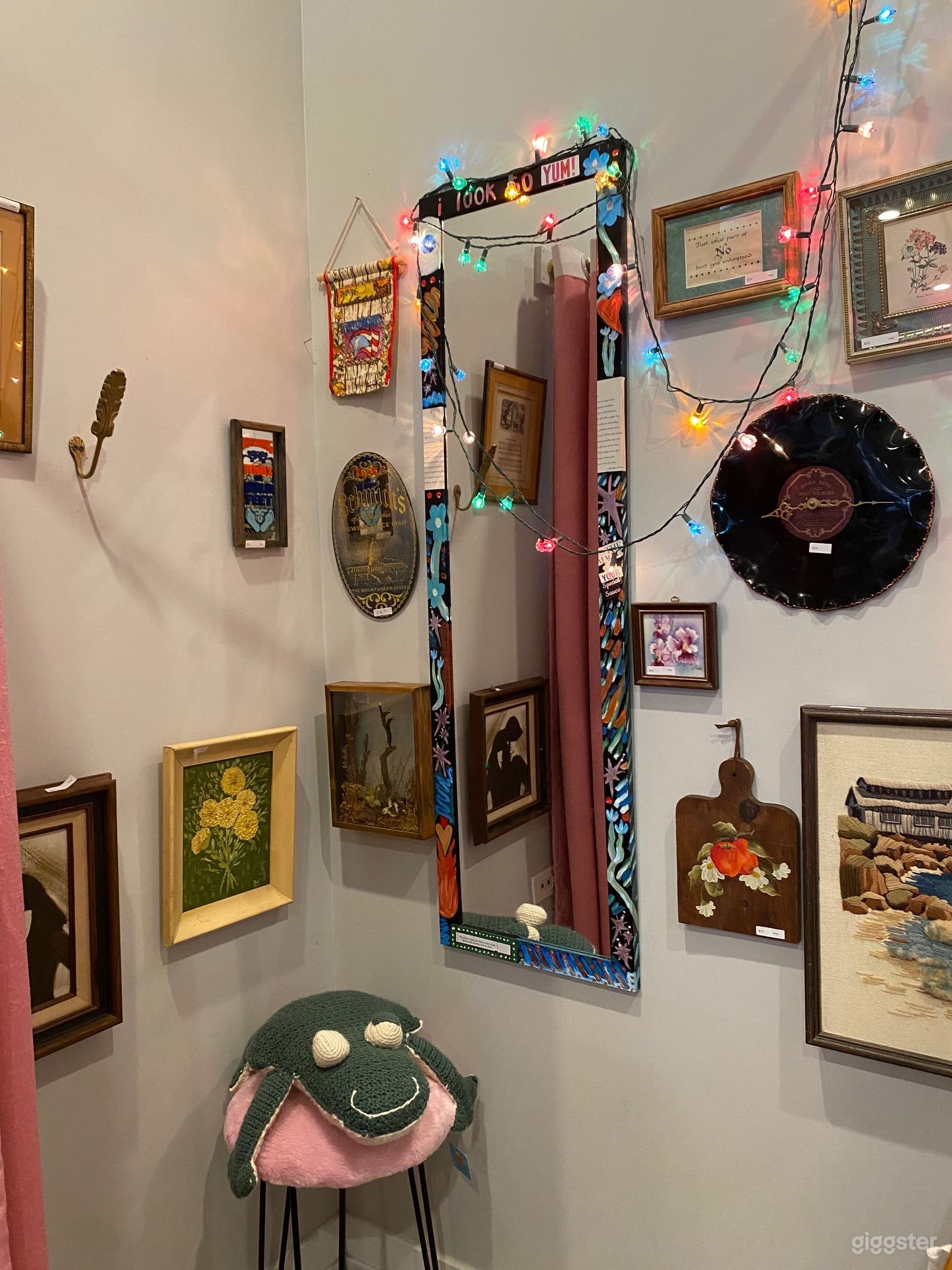 Quirky, Cute Vintage Shop Photo 3