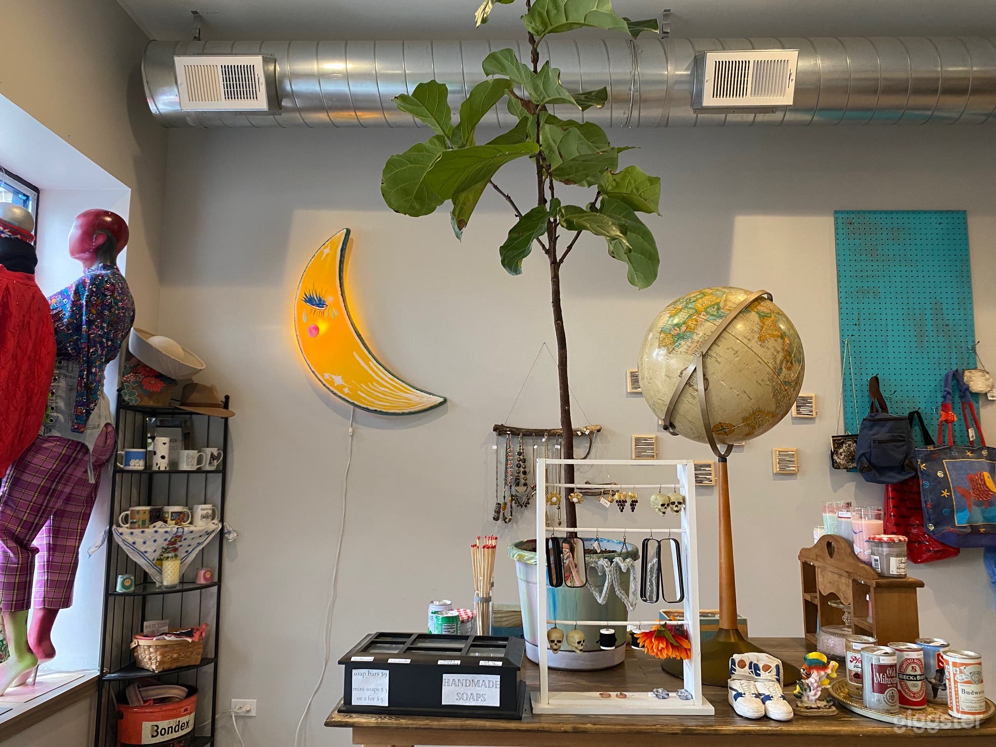 Quirky, Cute Vintage Shop Photo 1