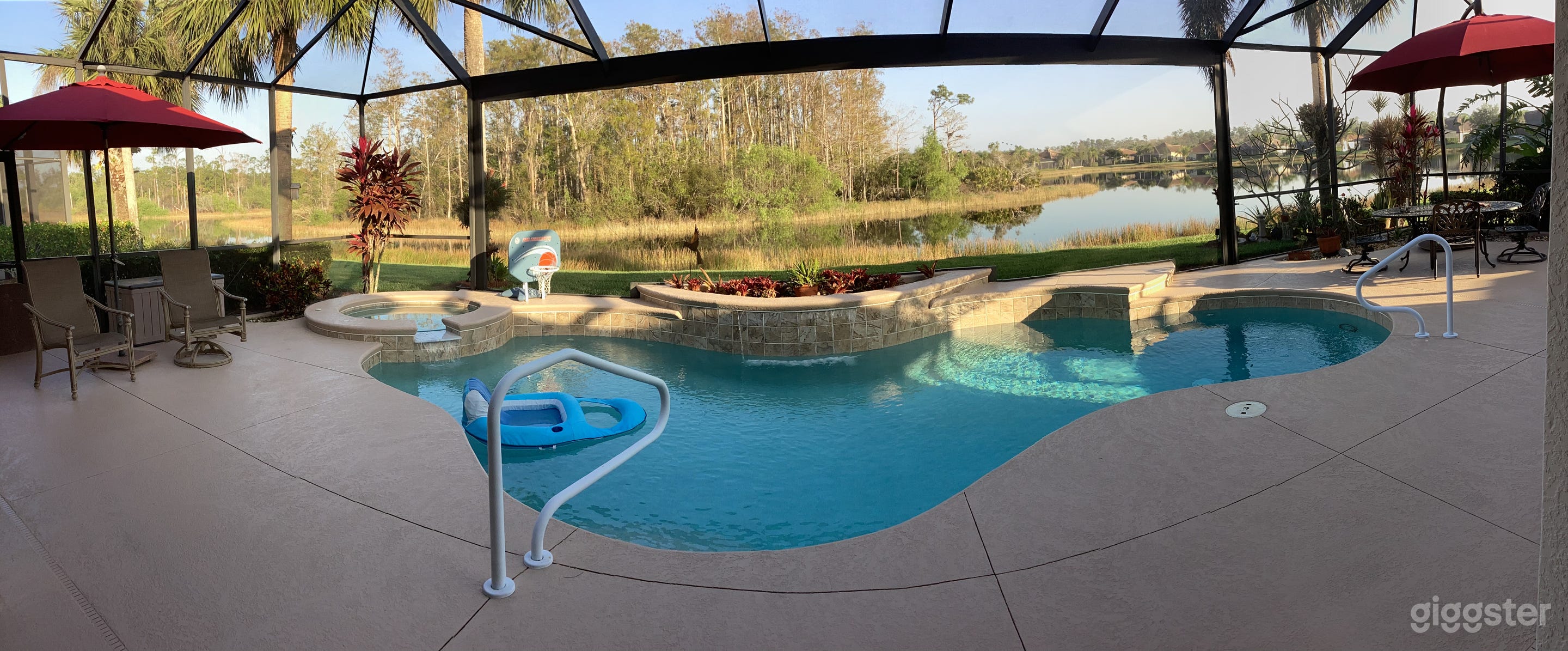 Floridian Pool Home Photo 1