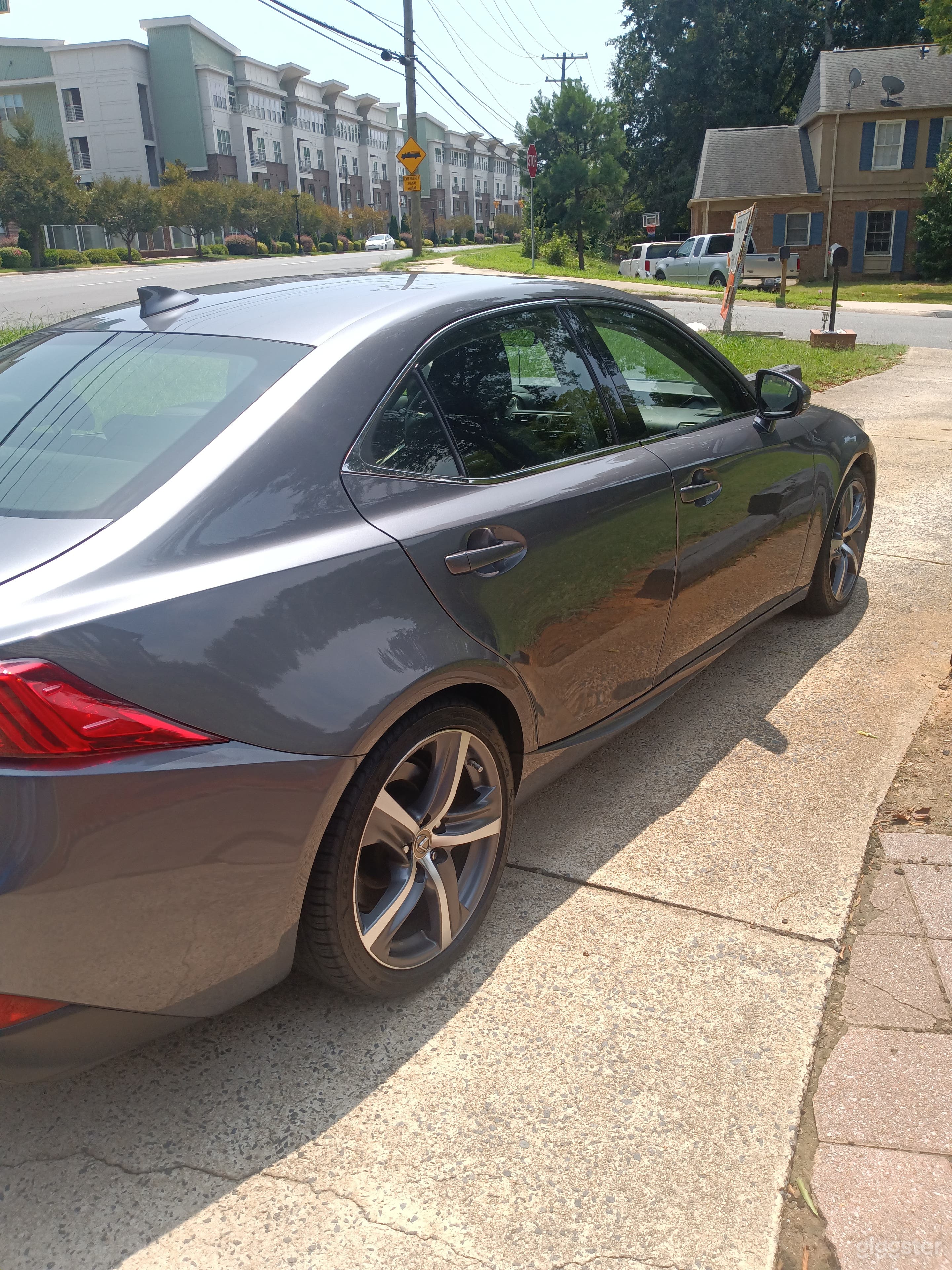 Rear of Lexus IS 300