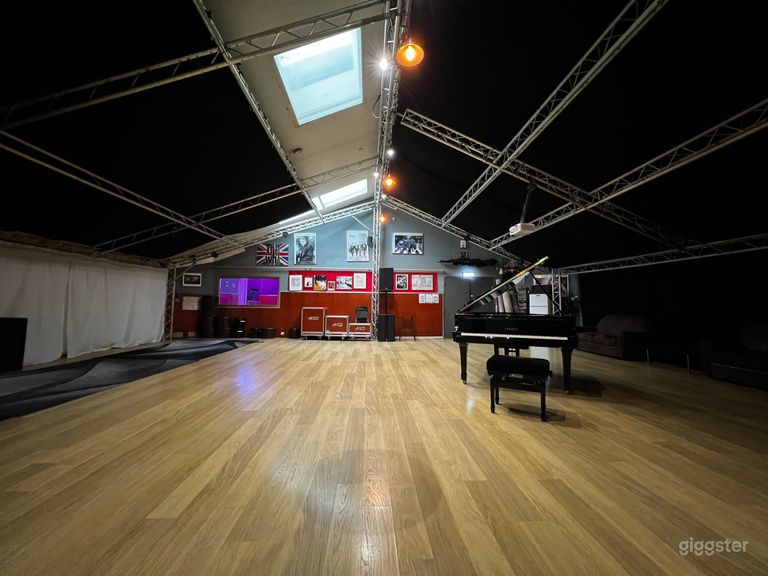  Studio 2 | 126 m² studio with skylight 