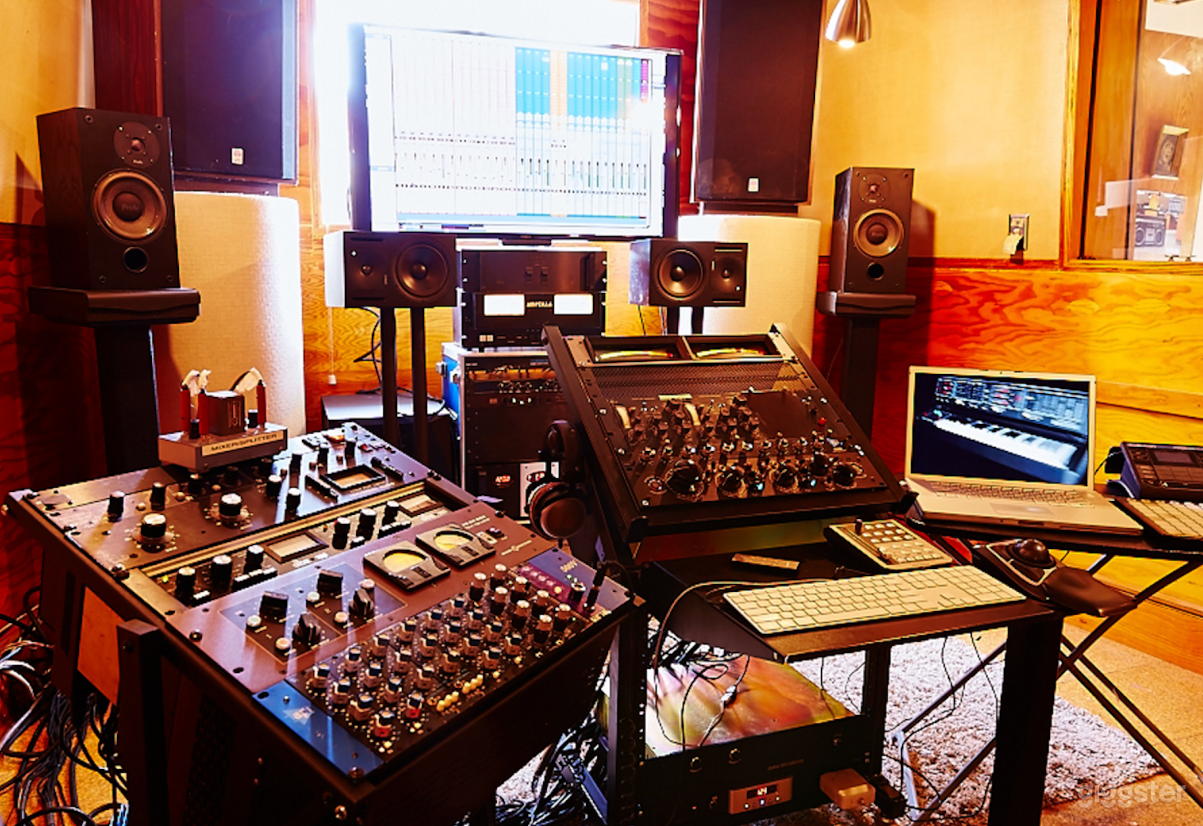 Chateau A Private Overdub and Mixing Studio Photo 4