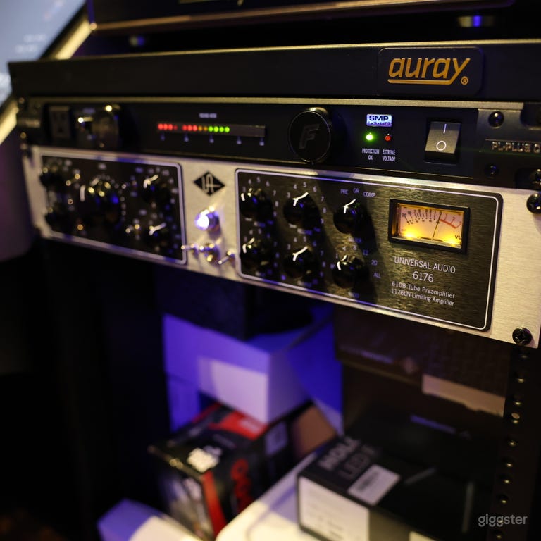  Soundproofed Recording & Content Studio 