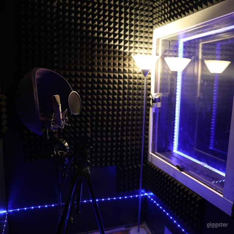  Soundproofed Recording & Content Studio 