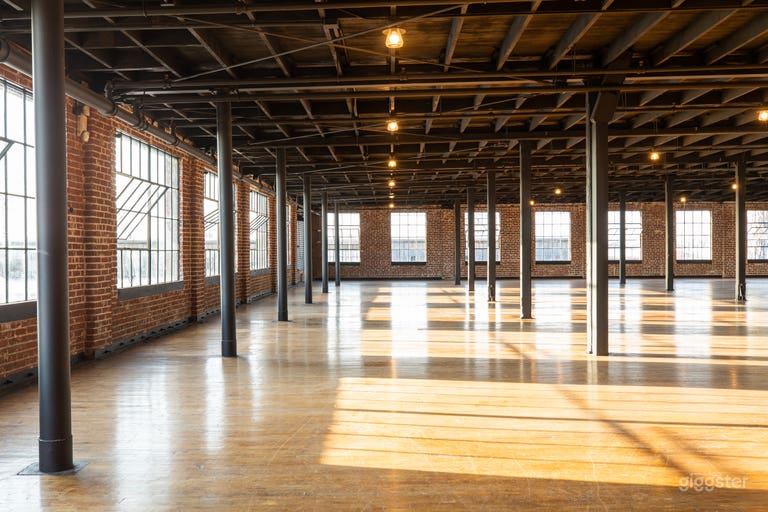  VERSATILE WAREHOUSE COMPLEX: FILM, PHOTO & EVENT  