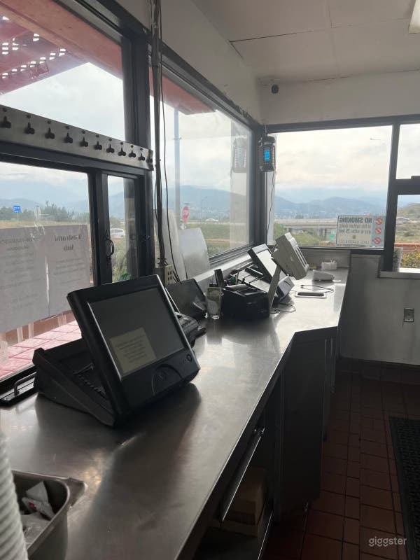 Americana Roadside Burger Restaurant – Mountain Views Photo 2