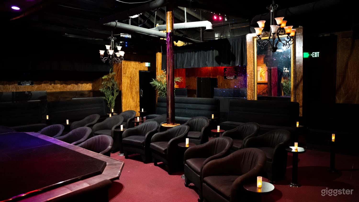 Exquisite Gentleman’s Club Photo 4