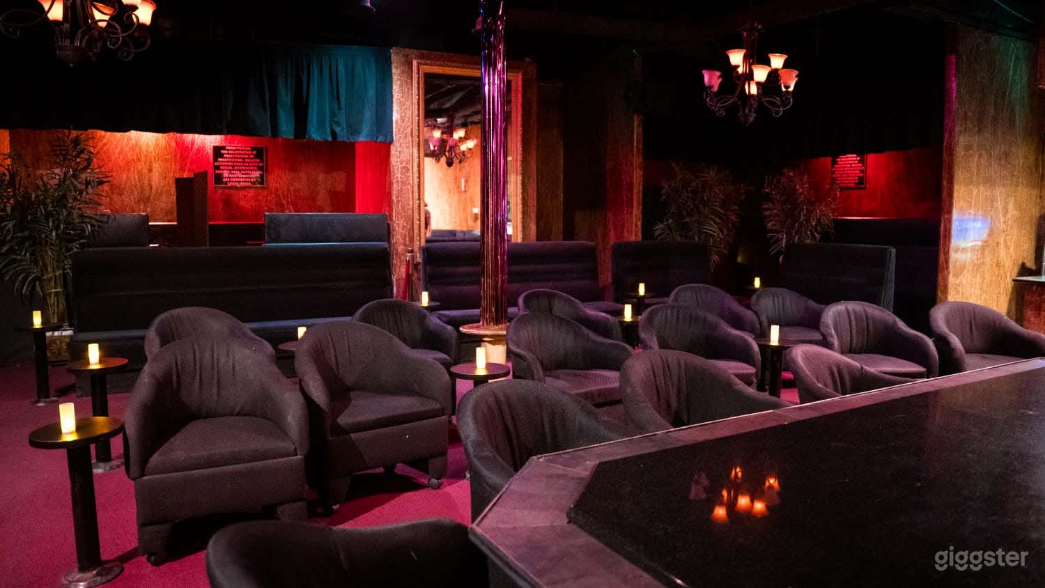 Exquisite Gentleman’s Club Photo 3