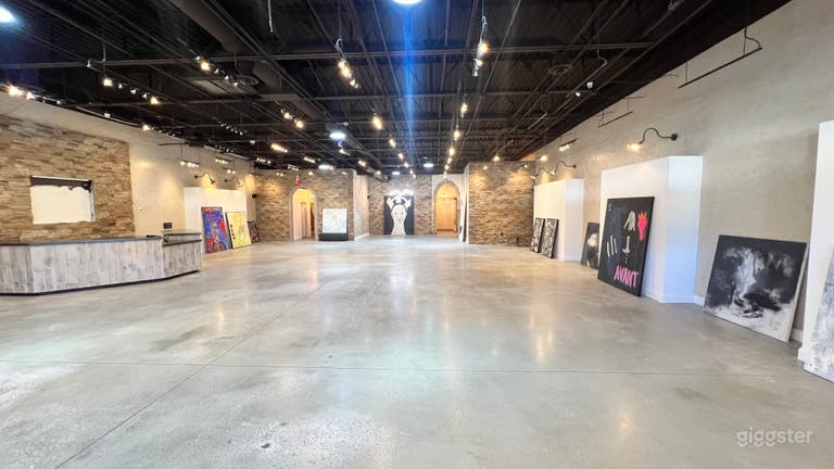  Upscale Fine Art Gallery 