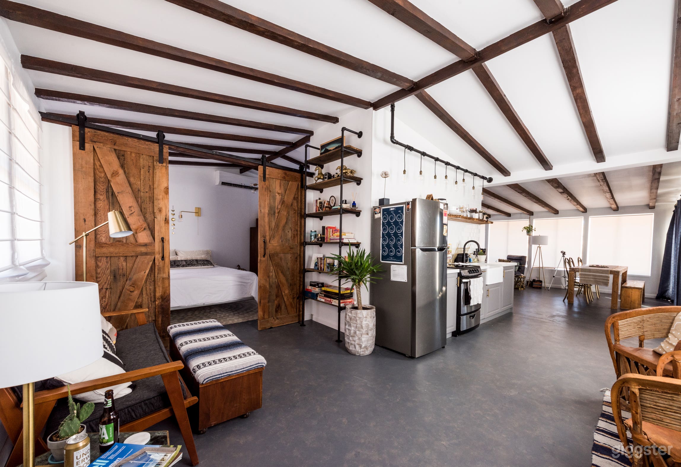 Rustic Modern Joshua Tree Desert Cabin Photo 2