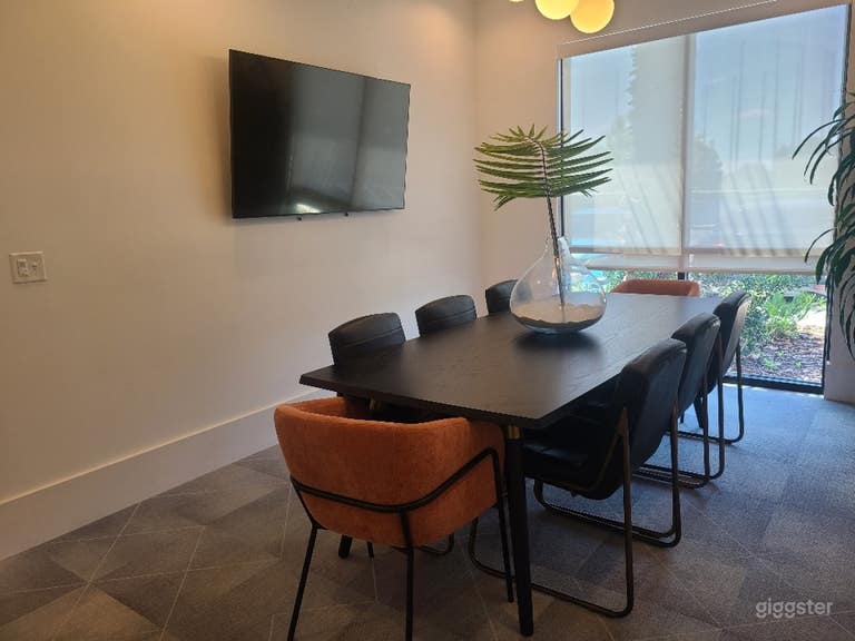  Bright, Modest Conference Room in Orlando 