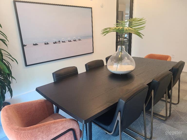  Bright, Modest Conference Room in Orlando 