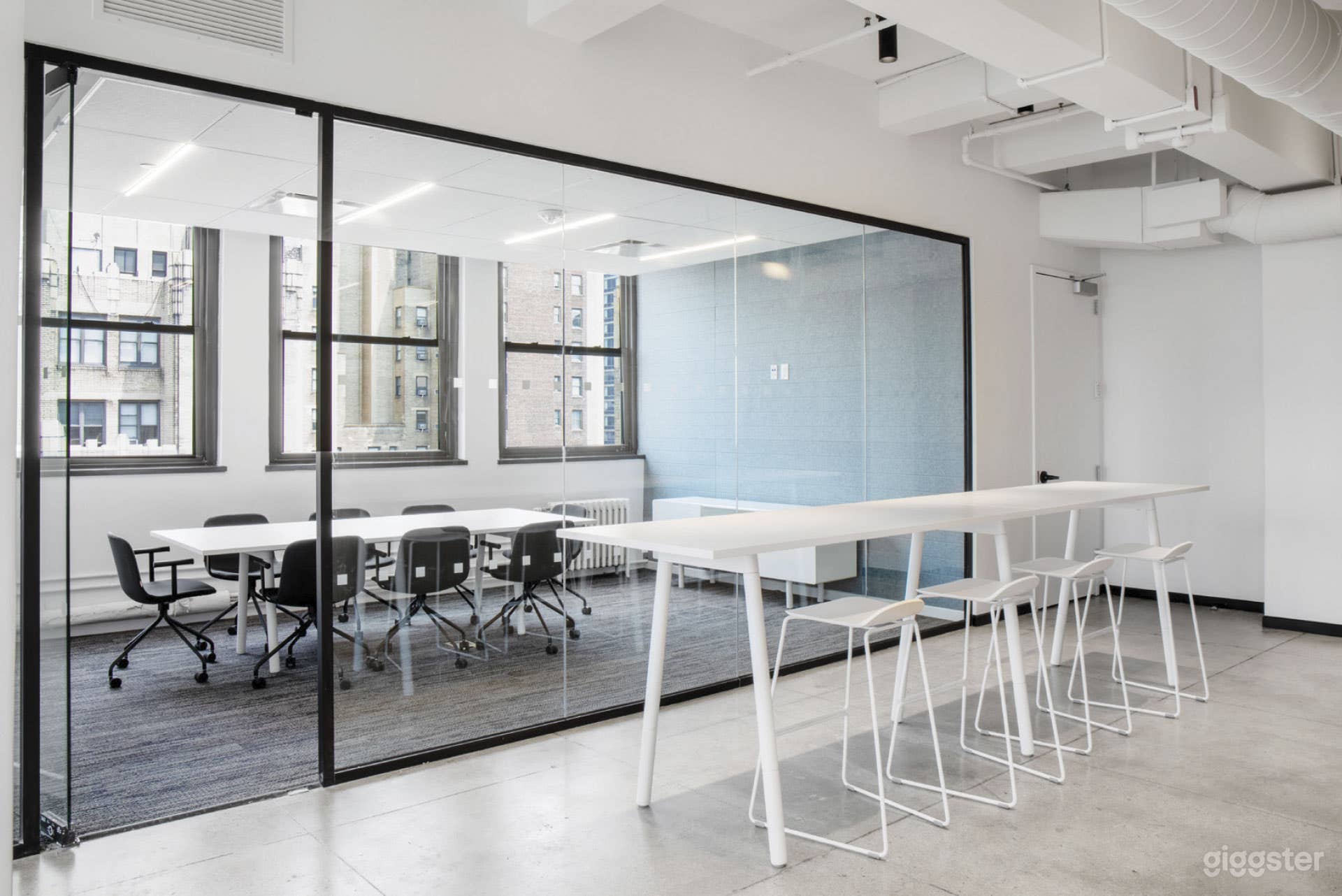 Vibrant Conference Room 20B in Manhattan Photo 1