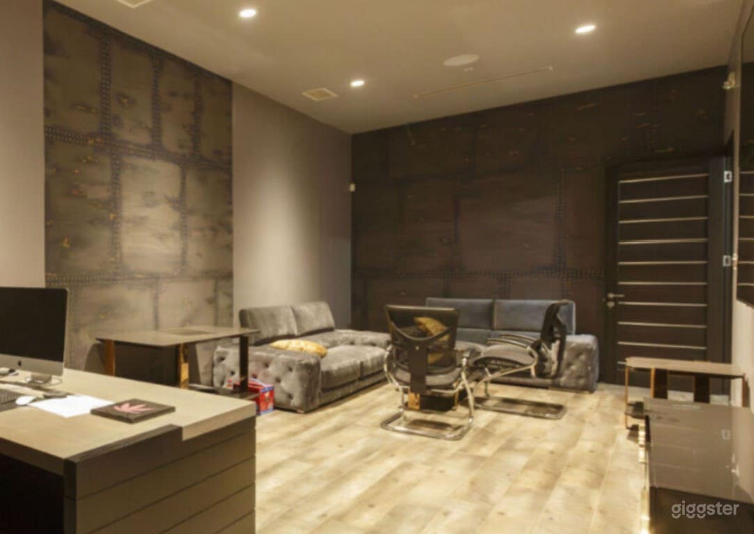 Cozy Dispensary Office Space Photo 2