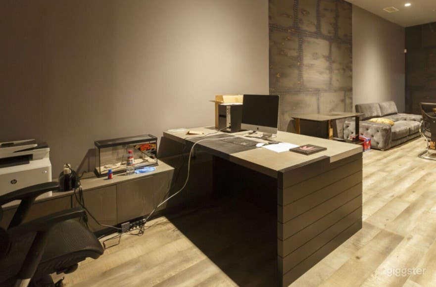 Cozy Dispensary Office Space Photo 3