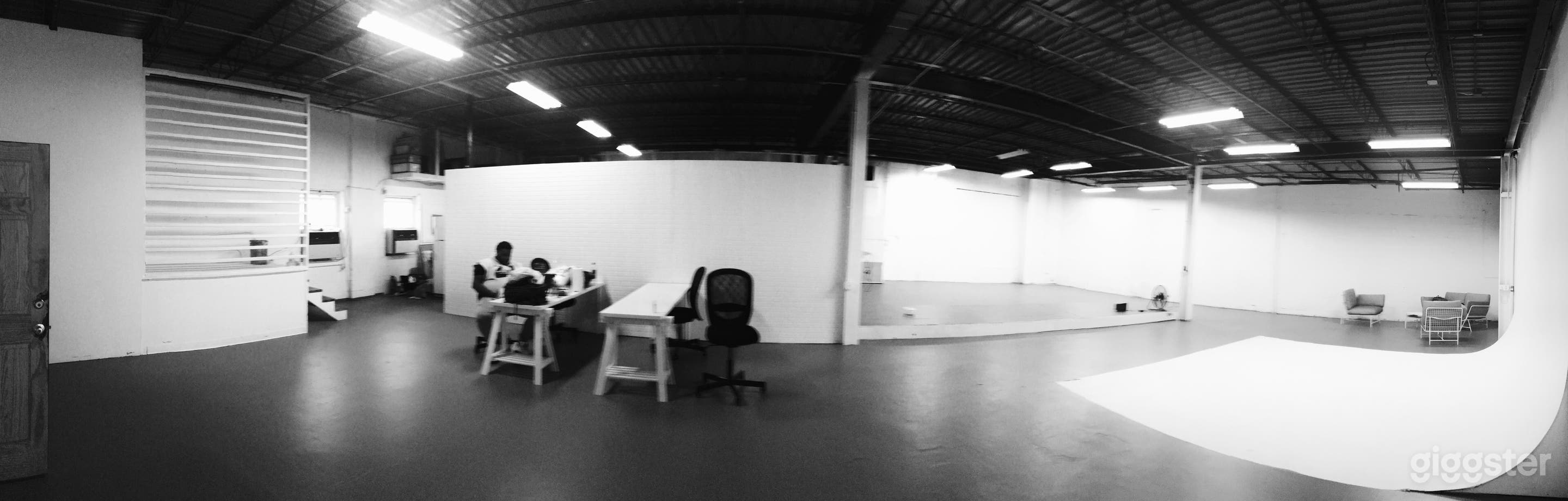 Professional Studio With Cyclorama Wall Photo 1